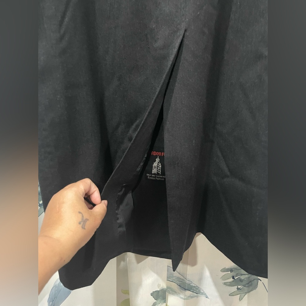 London Fog long over coat. Size large. Used. Condition 9/10 - Picture 6 of 8